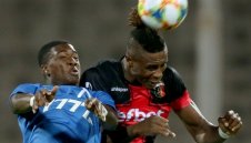 Левски влиза в покера за Стивън Езе