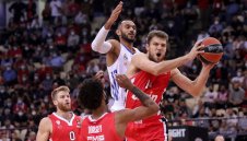 Везенков наказа Реал с дабъл-дабъл, Олимпиакос с нова победа