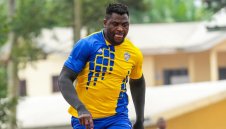 Франсис Нгану вече е футболист