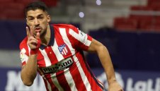 Барса си вкара най-смешния автогол със Суарес