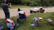 Дишат прахта на Льоб и в третия етап на Рали Дакар