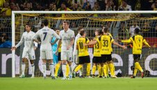 Защо Гьотце си сложи "М" отпред на фланелката?