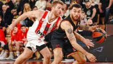 Везенков със слабо представяне, Олимпиакос падна в Монако