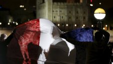 Утре англичаните стават парижани