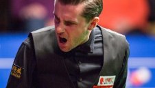 Боец! Селби възкръсна и прати Хигинс в тежък нокдаун във финала! + ВИДЕО