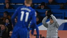 Челси се измъкна невредим от "стършелите" + ВИДЕО