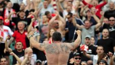 Сектор „Г“ изригна срещу Венци Стефанов