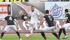 Левски иска Бандаловски и Виктор Генев