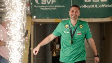 Селекционерът на световните шампионки със силни думи след завръщането в България