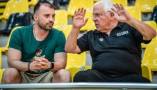 Легендата Пини Гершон инспектира "лъвчетата"