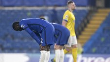 Бойни "чайки" клъвнаха слабия Челси насред Лондон