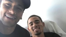 Неймар посети Жезус в болницата