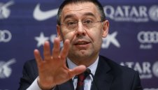 В Барса стоплят отношенията с Кройф