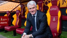 Изненада. Марк Хюз пое тим от 4-а английска дивизия