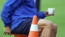 Роналдо се пуска на малки вратички, глобяват го