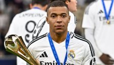 Мбапе брои трофеите с Реал: 2 от 7 са вече наши...