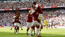 Дузпи зарадваха Арсенал за "Къмюнити Шийлд"