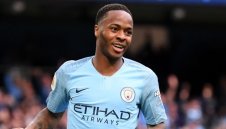 Позлатен! Стърлинг остава в Ман Сити срещу 300 000 паунда седмично