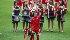 Великан! Буфон със специално послание към Лам + ВИДЕО