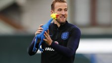 Англичаните тренират с гумени пилета