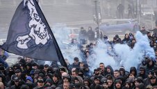 Феновете на Левски купуват билетите за Вечното дерби като топъл хляб 