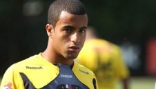 Юнайтед близо до трансфер на Лукас Моура