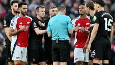 Арсенал с огромен гаф в битката за титлата