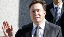 Фалшива бомба: Илон Мъск няма да купува Ман Юнайтед, бил се пошегувал