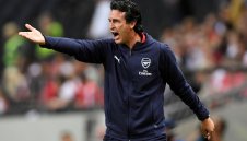 Тони Адамс: Дайте време на Емери