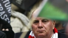 Хьонес излиза от затвора през февруари