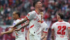 Юнайтед цака Нюкасъл за Шешко