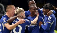 Челси удари Тотнъм в лондонското дерби и отново мечтае за Европа