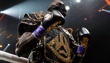 Уайлдър шокира: Ходещо оръжие съм, тренирам за убиец