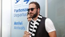 Войната продължава! Наполи отвърна на Игуаин