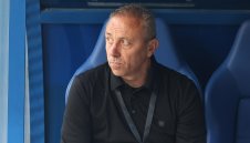 Кормчията на "моряците" сменя чипа в движение