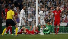 В Германия са бесни! Съдията от Реал – Байерн посети луксозен ресторант в Мадрид + СНИМКИ