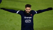 Жиру крачи към Интер