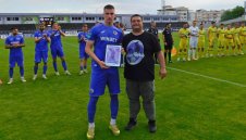 Той стана "Футболист №1", а сега се завръща в Левски