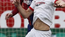 Барселона може да преобърне слабия си сезон