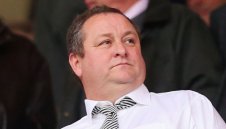 Майк Ашли продава Нюкасъл