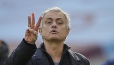 Ще бият ли шута на Моуриньо? Жозе вече е фаворит за уволнение