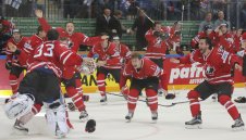 Канада отново властва в хокея