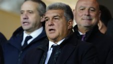 Враг на Лапорта обеща да върне Меси в Барса