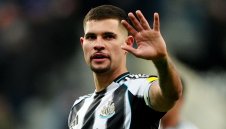 Стана ясно с колко се вдига заплатата на Бруно при шампионите