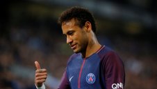 Неймар ревна: Замеряха ме с какво ли не! Можех да обядвам на терена + ВИДЕО