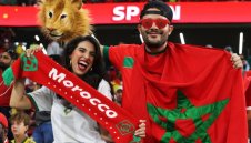 Франция е на две крачки от защита на титлата си, първата е срещу сензацията Мароко