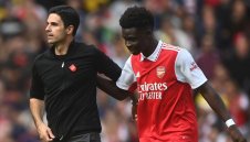 Арсенал позлатява и "връзва" Сака