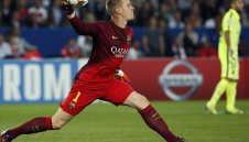 Тер Стеген: Меси и Неймар ме правят още по-добър