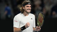 Циципас е на трети пореден 1/2-финал на Australian Open 
