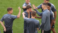 Заради Мюлер и историята: Франция трепери от Германия